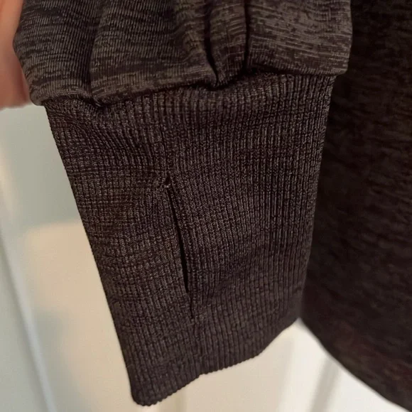 University of Minnesota Quarter zip-Size Medium - Picture 2 of 5